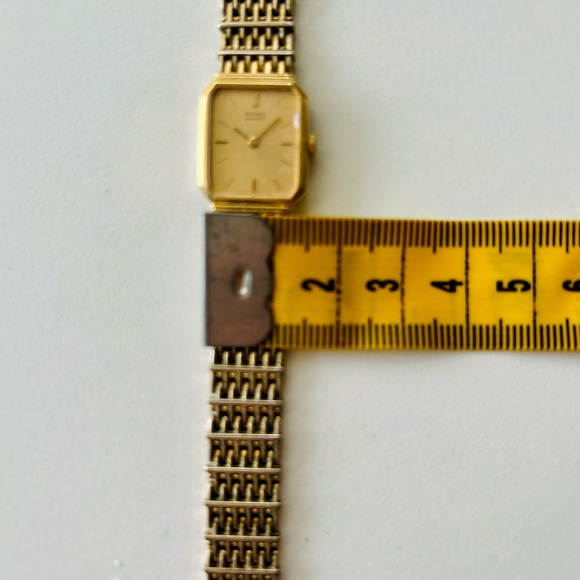 Vintage ladies gold Seiko wristwatch - Picture 16 of 17